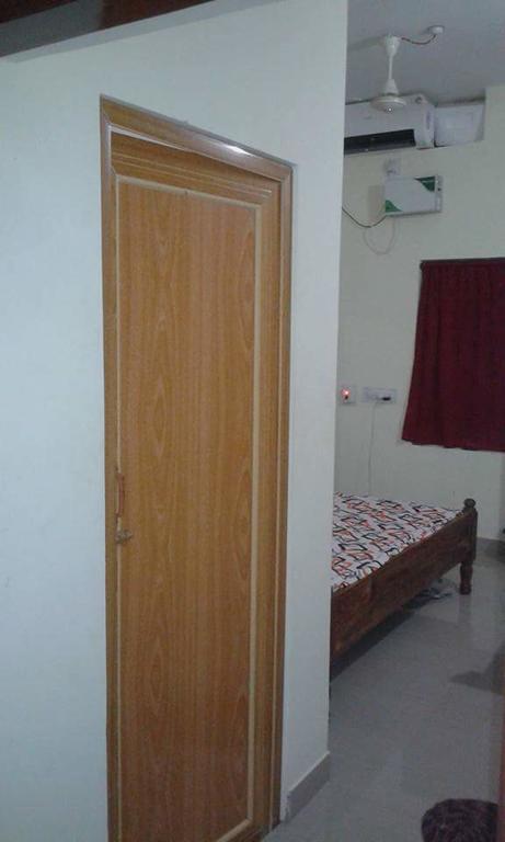 Sri Krishna Guest House & Reasturant โกนาร์กา ภายนอก รูปภาพ